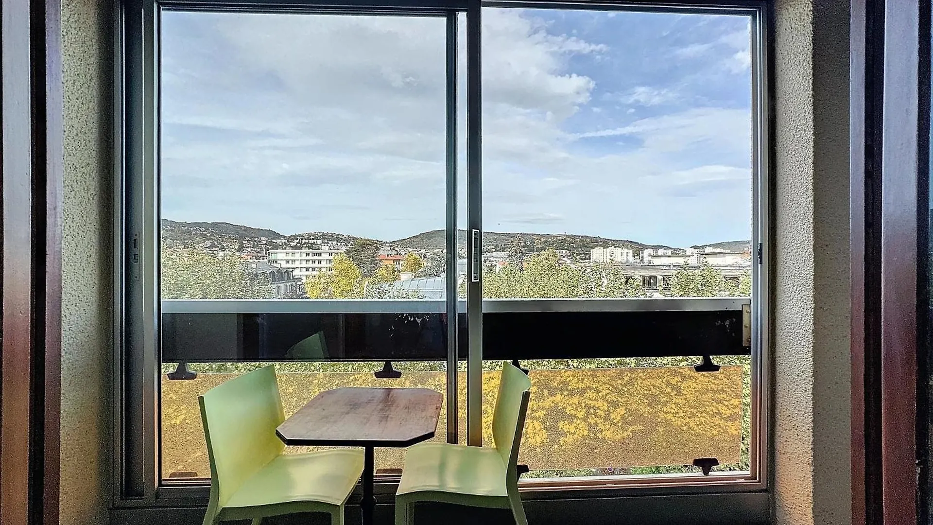 Apartamento La Lassolas - Charmant T2 Avec Balcon Et Garage Chamalières