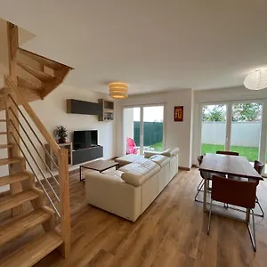 Hébergement de vacances Maison T4 Cosy + Jardin, Leyment